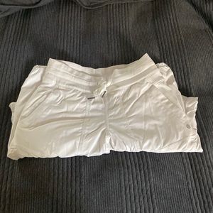 EUC Lululemon Women's Studio Pants lined, white, size 6 (regular length)
